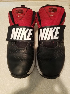 nike team hustle red and black