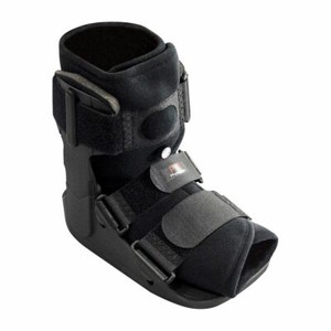 lightweight orthopedic boot