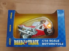 Yamaha YZF-R1 Motorcycle 1:18 Scale Road & Track Replica by Maisto