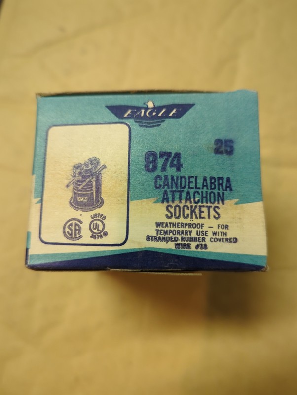 Box of 25  Eagle 974 CANDELABRA  ATTACHON SOCKETS, NOS Light Sockets Lighting 