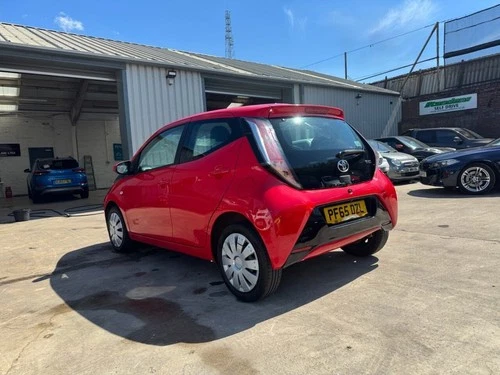 2015 Toyota AYGO 1.0 VVT-i x-play Hatchback 5dr Petrol Manual Euro 5 Euro 5 (68  - Picture 7 of 18