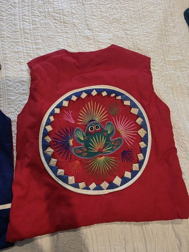 Vtg 1980's 2 Chinese Child's Quilted Vests Embroidered Pandas, Frogs, Handmade - Picture 17 of 19