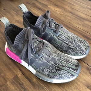 nmd r1 heather grey raw pink