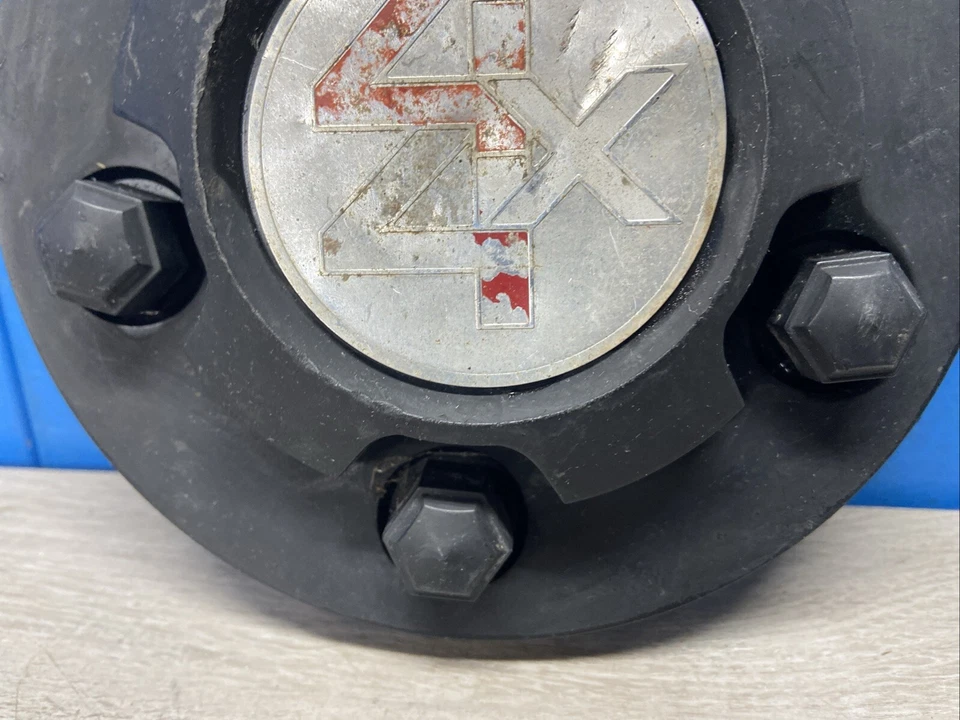 Tapa central de rueda Chevy S10 S15 Blazer Sonoma 1983-1994 15592299 4x4 Foto 3 de 4