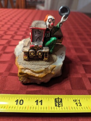 Ron Lee CLOWN IN CAR RAISING HAT Sculpture Figure Signed 1984 Stone Base Gold