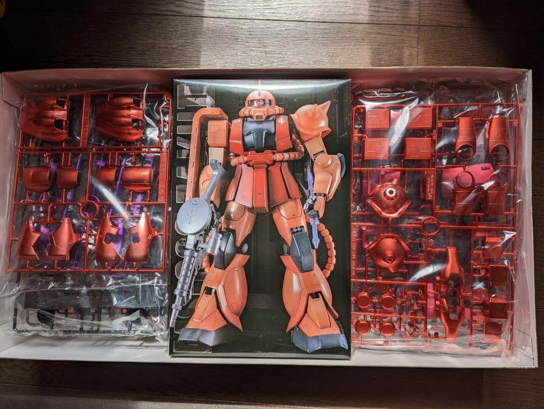 Bandai Gunpla Perfect Grade PG 1/60 – MS-06S Zaku II (Char's Custom) – Modellino Da Assemblaggio - 4