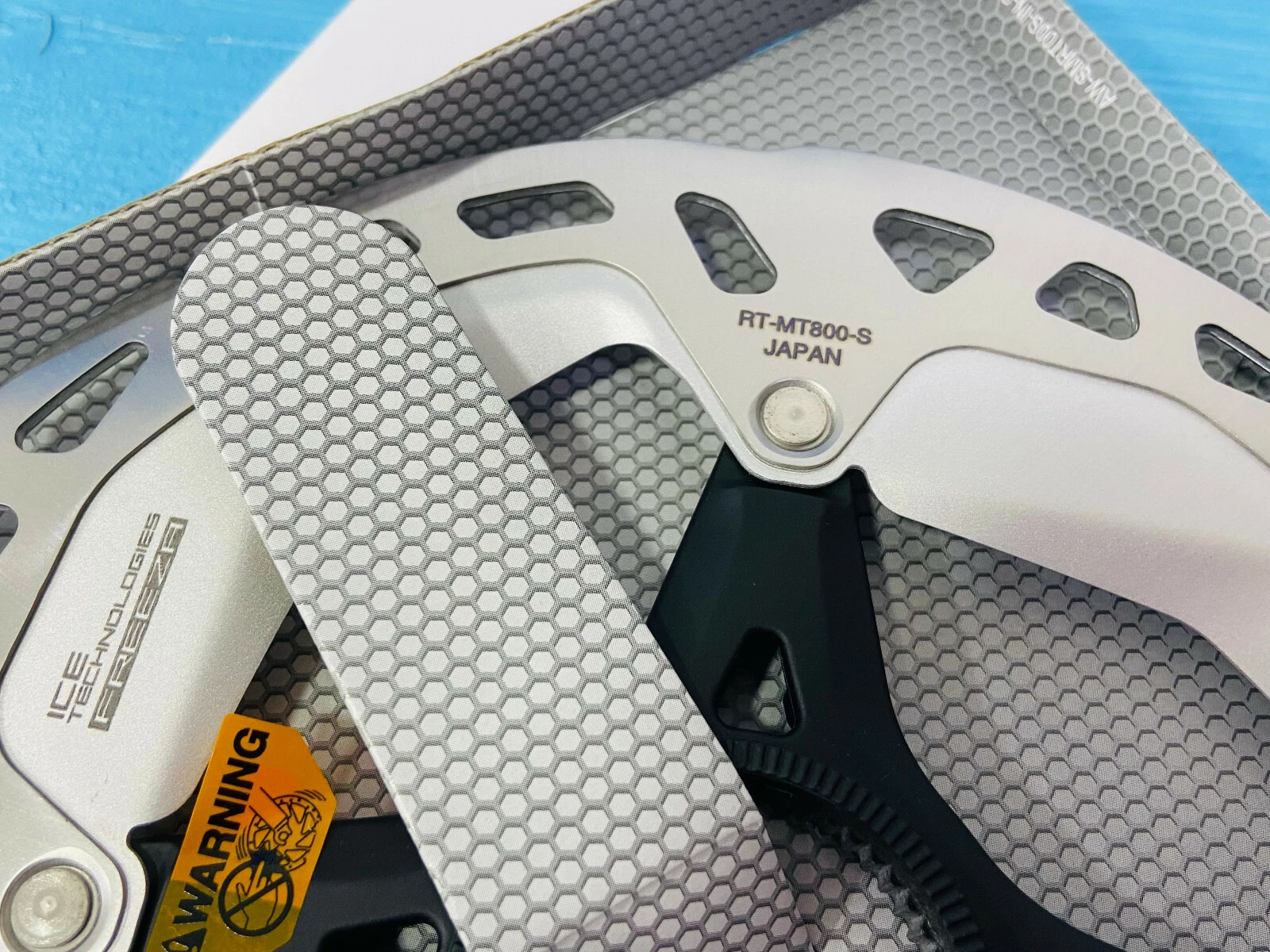 Shimano RT-MT800-S Center Lock Disc Brake Rotor - Thumbnail 4