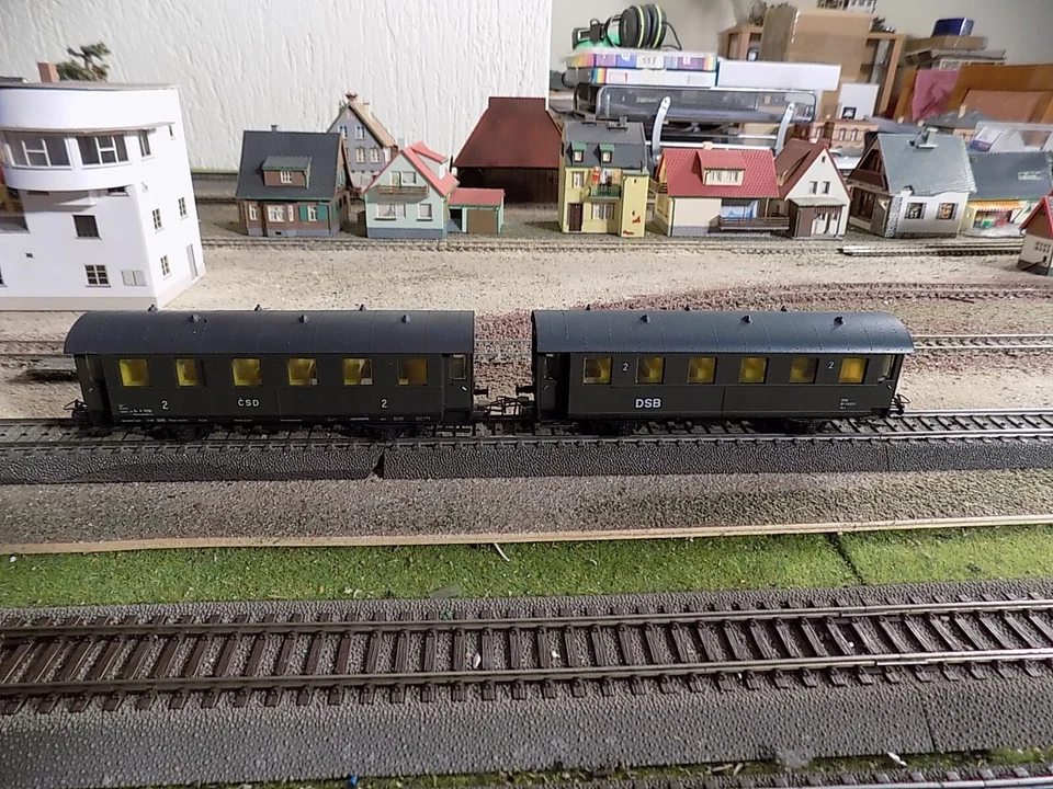 PIKO, CSD, DSB VINTAGE PASSENGER WAGONS, SCALE HO - Image 4 of 4