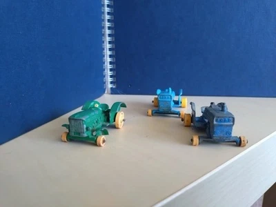 spares or repair 3x matchbox tractors 2x no 39 ford 1x John Deere lanz 700 - Image 1 of 4