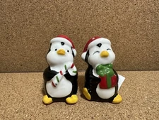 2024 Cracker Barrel Mini Christmas Penguins Salt & Pepper Shaker Set