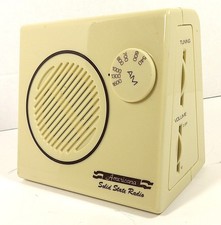 VINTAGE AMERICANA SOLID STATE AM RADIO - WORKS