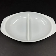 Vintage Pyrex 1083 1-1/2 Quart Divided Casserole Serving Dish White Milk Glass