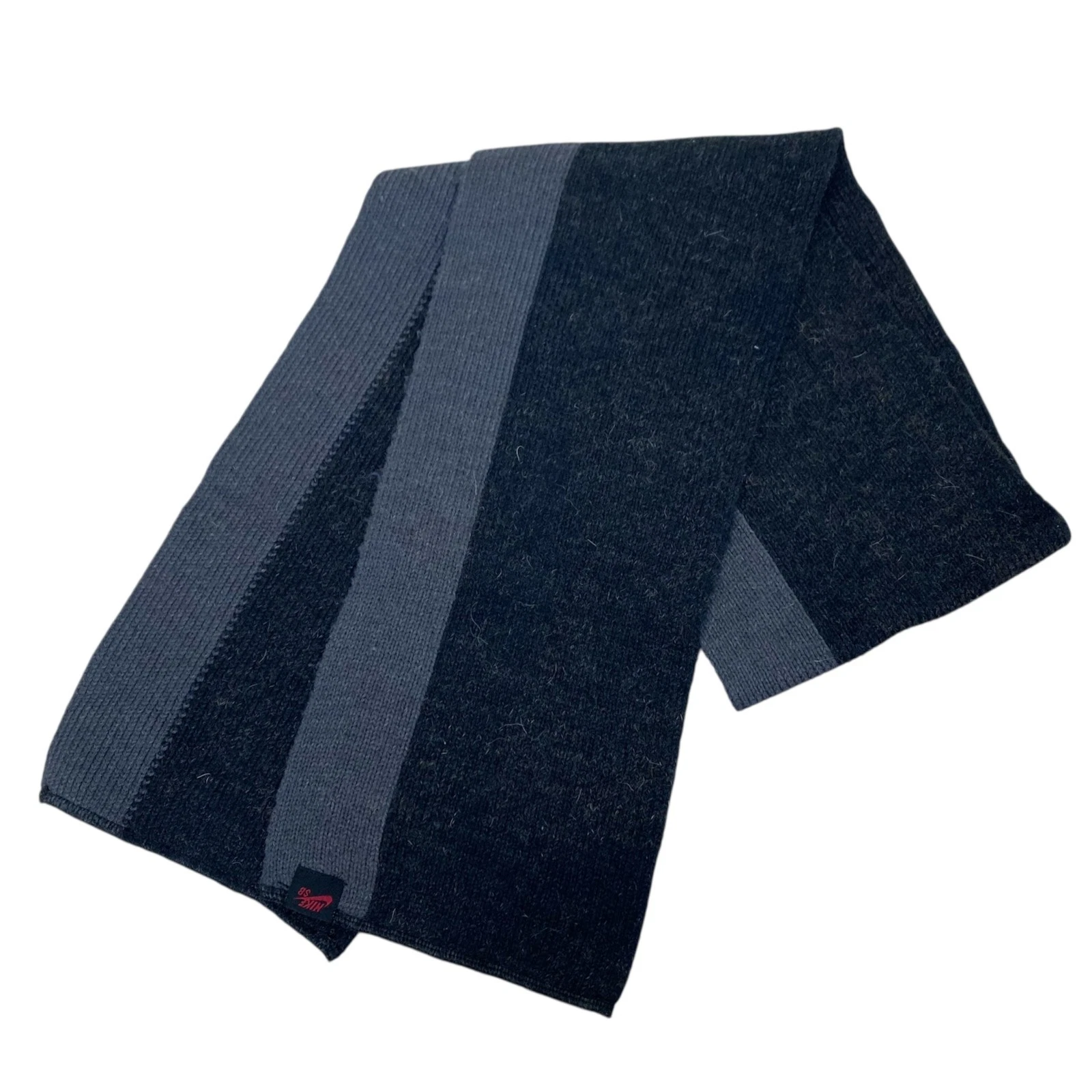 NIKE SB Grey Woolly Scarf Two Tone Striped Skateboarding Neck Warmer Swoosh
Opens in a new window or