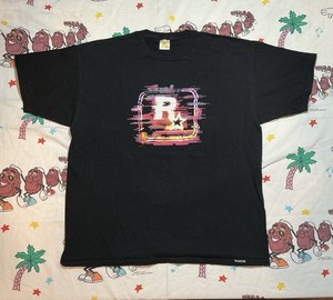 Maglietta Con Logo Rockstar Games In Linoleografia Rosso Su Nero