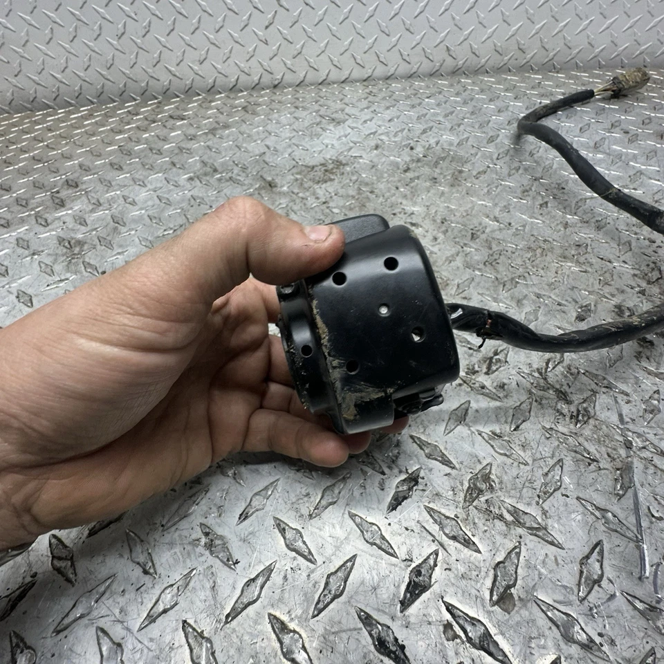 2011 Harley-Davidson Sportster XL 1200 XL1200X LEFT CLIP ON HANDLE HORN SIGNALS - Image 4 of 4