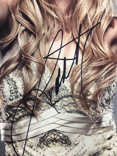 Foto firmata Laura Vandervoort 8x10 a colori UACC COA Supergirl V - Foto 2 di 4