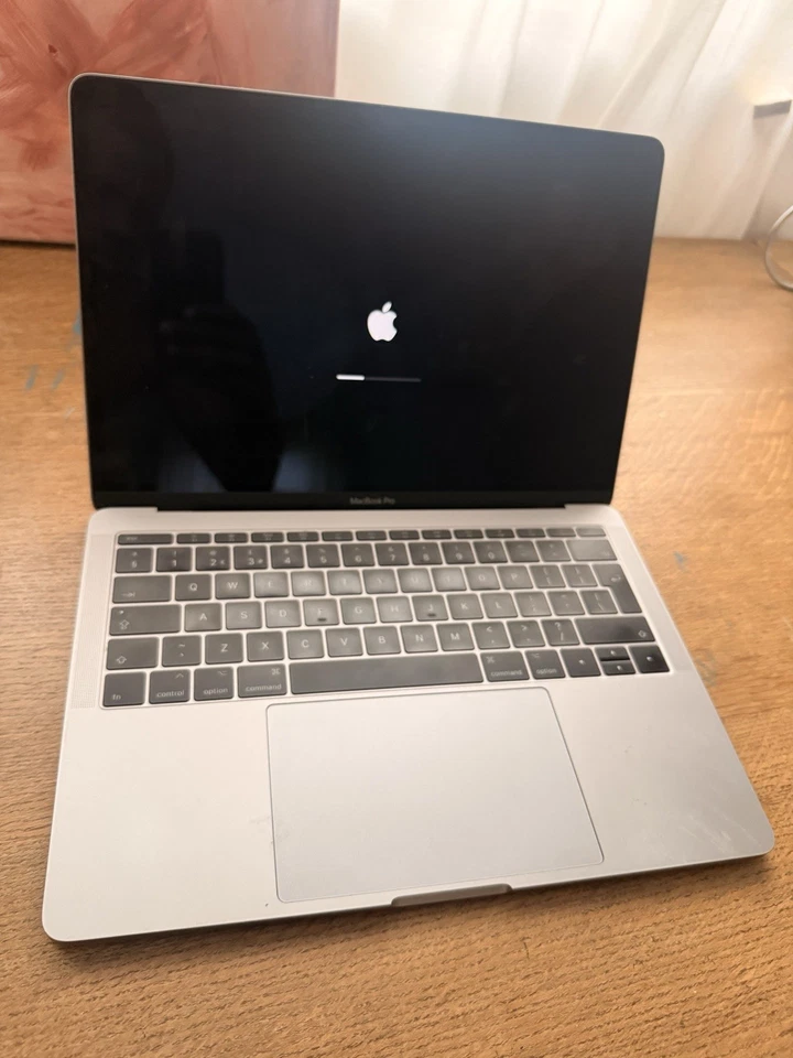 Apple MacBook Pro 13" 2017 · i7 · 8GB · 256GB, photo 4 of 5
