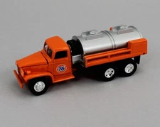 Johnny Lightning *UNOCAL UNION 76* GMC 6x6 Tanker Truck