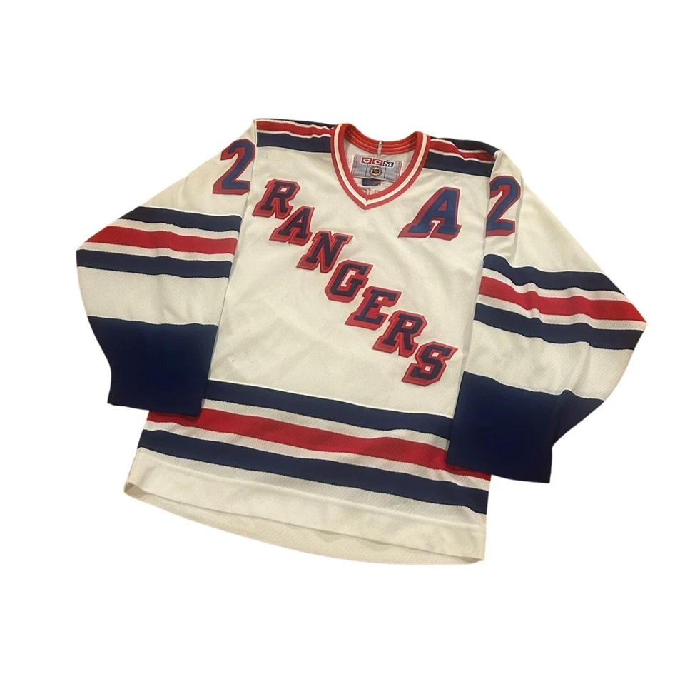 Vintage 1990's CCM Maska New York Rangers Brian Leetch #2 NHL Jersey Men's Small - Image 4 of 4