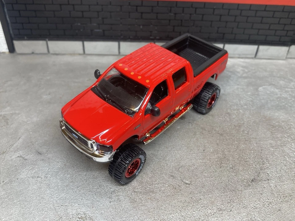 Camioneta Ford F-250 Super Duty 2004 elevada 4x4 diecast camioneta todo terreno personalizada 1/64 Foto 2 de 4