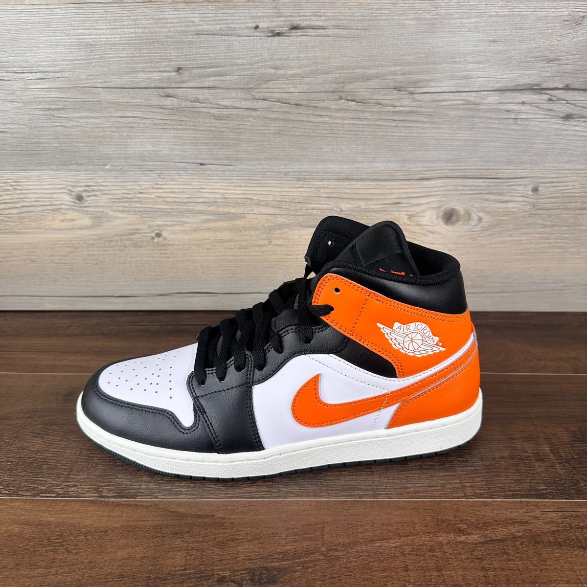 シューズ(男性用) NIKE ZOOM air Jordan 1 Nike Air Jordan 1 Mid Shoes 'Black/Cement Grey/Red' (DQ8426-006