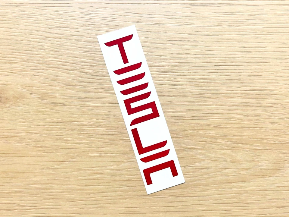 Puerta trasera maletero Tesla modelo Y enebro (2025 a la actualidad) letras TESLA emblema Deca Foto 3 de 4