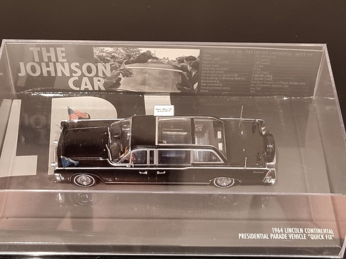 Minichamps 1964 President Johnson Presidential Lincoln