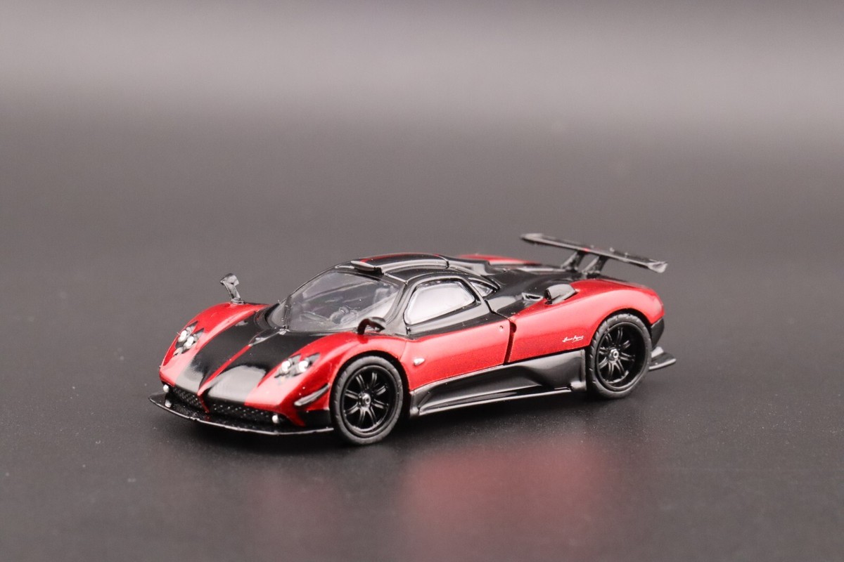 Tarmac Works Pagani Zonda Cinque Rosso Dubai Global64 1/64
