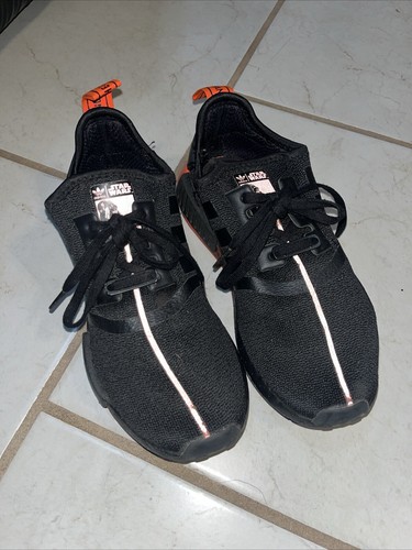 Size 4 Youth - adidas Star Wars x NMD_R1 Darth Vader