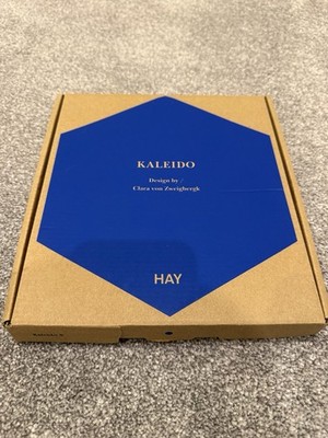 Kaleido Heu Tablett Set Designed by Clara von Zweighergk S royalblau