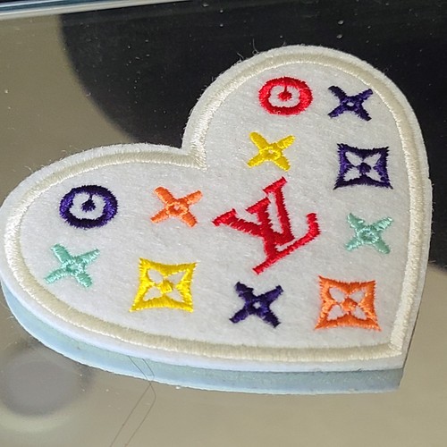 Parche en forma de corazón para planchar💜🩵💙💚💛 - Imagen 3 de 3