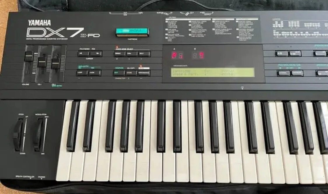 Used Yamaha DX7 II FD FM Digital Programmable Synthesizer From