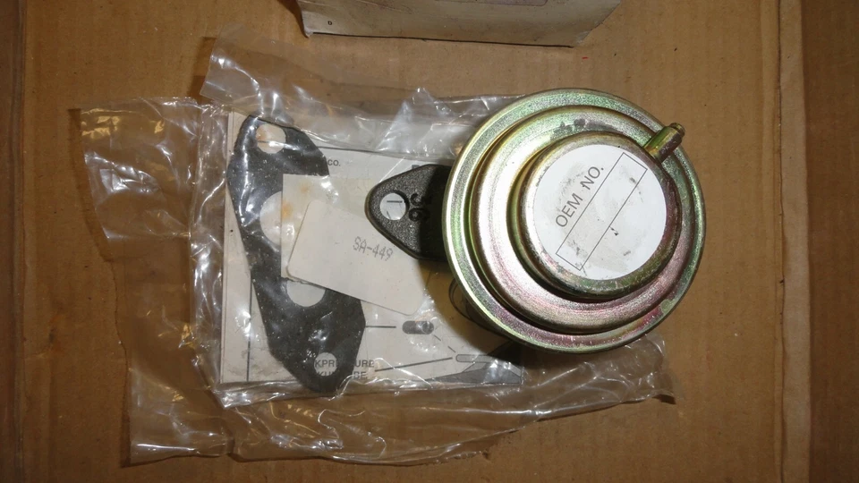 NORS 1984-85 FORD ESCORT MERCURY LYNX EGR VALVE BWD EGR1071 - Image 2 of 4