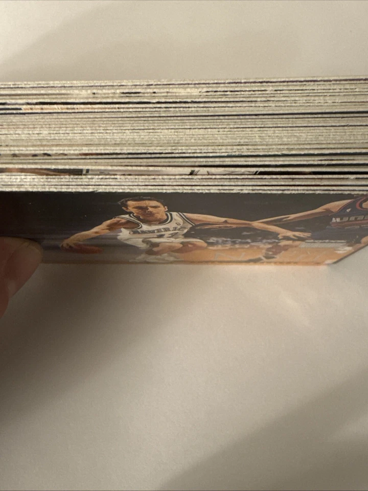 Lote de 35+ tarjetas de baloncesto premium Skybox 1999-2000 - novatos y HOFers Foto 2 de 4