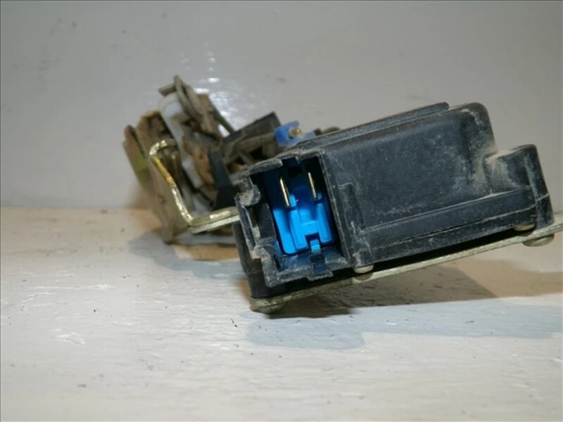 106721 front lock door rh for HYUNDAI ACCENT 1.5 G 1997-1999 1999 - Image 4 of 4