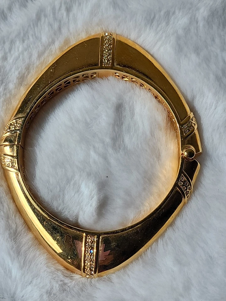 Pulseira CC Skye strass sobreposição tom dourado 7" - Imagem 3 de 4