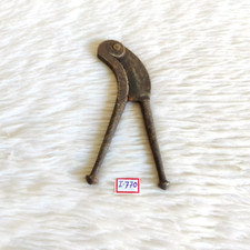 Vintage Old Steel Iron Betel Nut Cutter Handmade Decorative Collectible I770