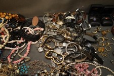 Jewelry 1 LB WEARABLE Bulk Lot Estate Vintage to Modern Costume- NH36