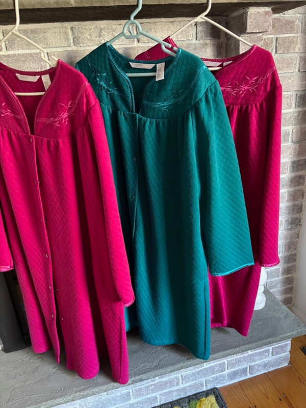 "SET OF THREE" 3  Jasmine Rose Womens Long Sleeve Robes Size XL Snap Front VG