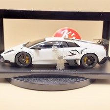 AUTOart 1/18 Lamborghini Murcielago LP670-4 SV matt white Performance 74619
