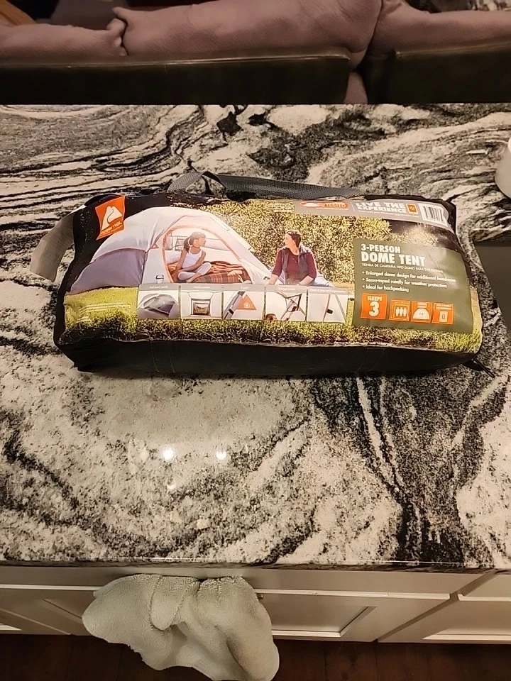 OZARK TRAIL - 3 Person Dome Clip and Camping Tent- New in Package
