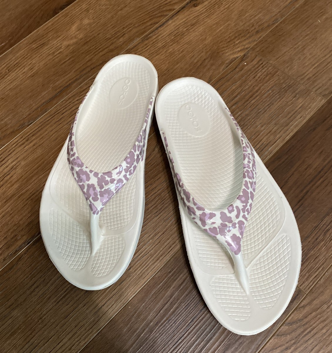 OOFOS Women's OOlala Limited Sandal Rose Leopard Size 11