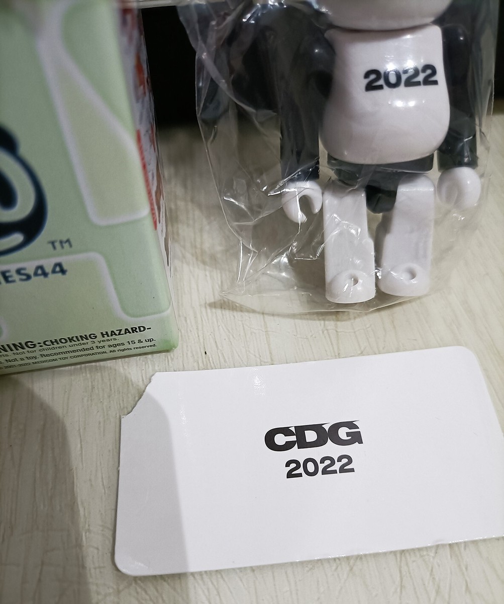 Medicom Be@rbrick 100% Series 44 Secret CDG 2022 Bearbrick Medicom Be@rbrick 100% Series 44 Secret CDG 2022 Bearbrick