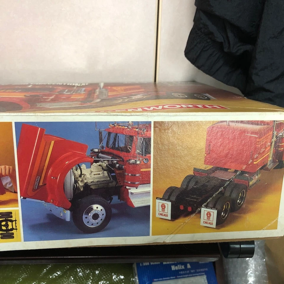 Cabezal de camión 860 monograma Kenworth W-900 1/16 sin montar cabeza plástico mod Foto 4 de 4