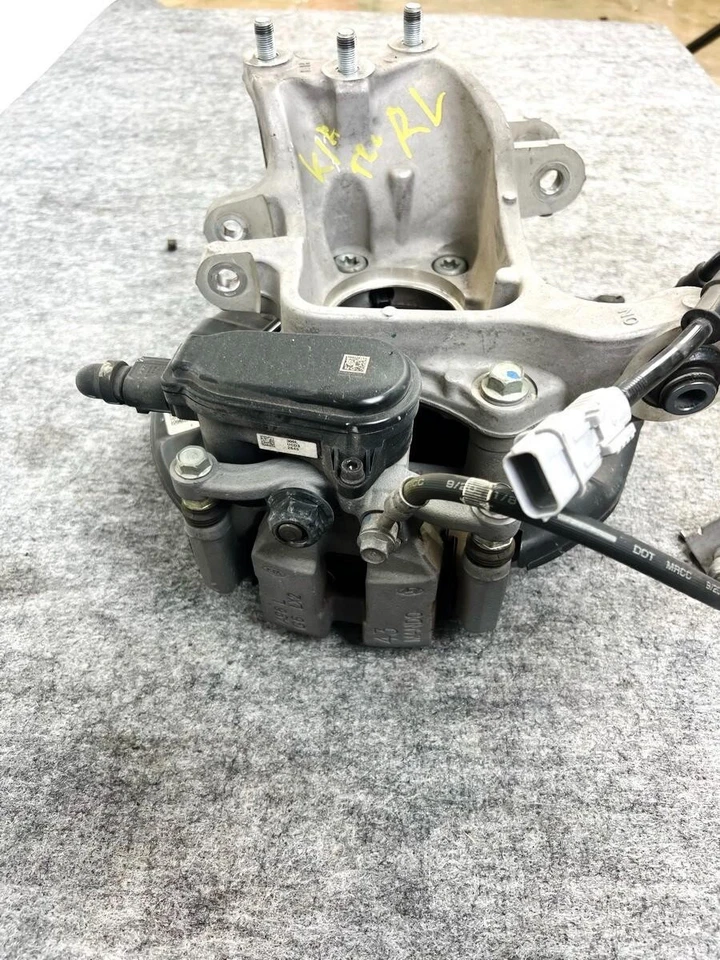 20-23 KIA TELLURIDE AWD REAR LEFT LH DRIVER SIDE SPINDLE KNUCKLE HUB OEM - Image 3 of 4