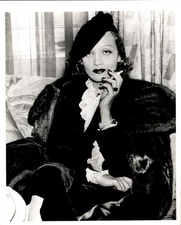 CGE55 1936 Original Photo MARLENE DIETRICH SMOKING CIGARETTE GLAMOROUS ACTRESS