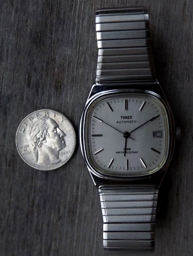 TIMEX  MENS NEAR MINT ORIGINAL  NOT RE-ISSUE 1980'S  E-LINE DATE 34 MM N0S STRAP