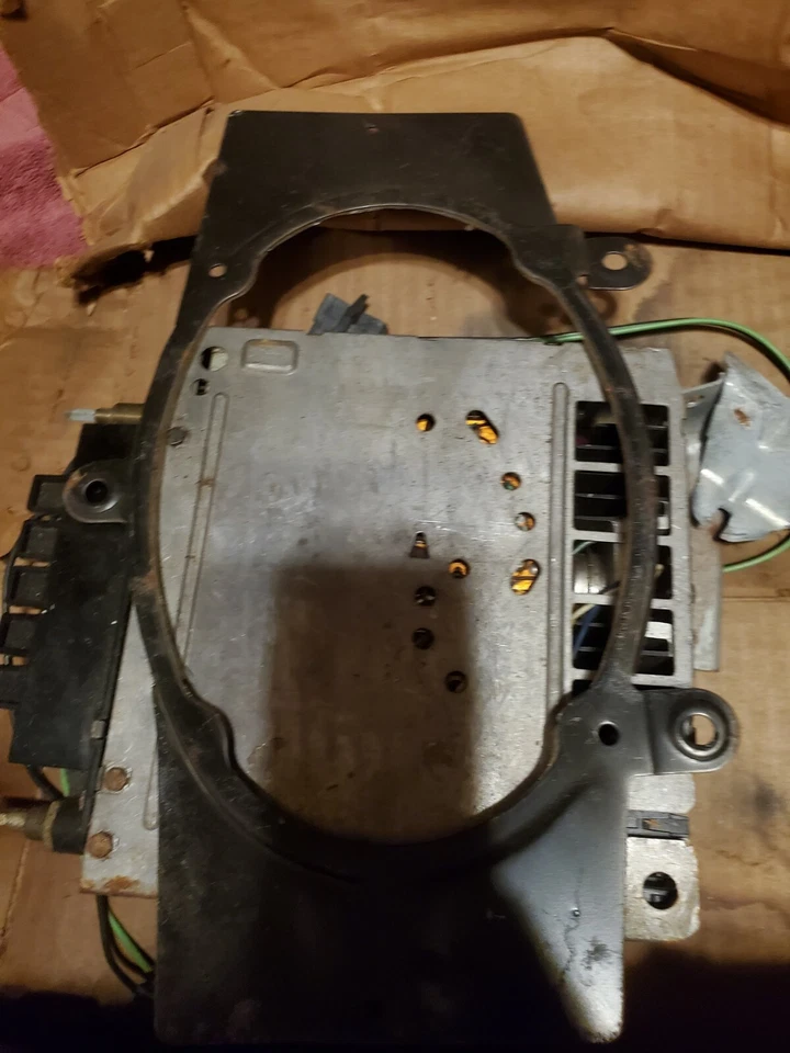 Radio pulsador Chevrolet Chevelle o Caprice Am 1971-1973 nuevo de lote Foto 3 de 4