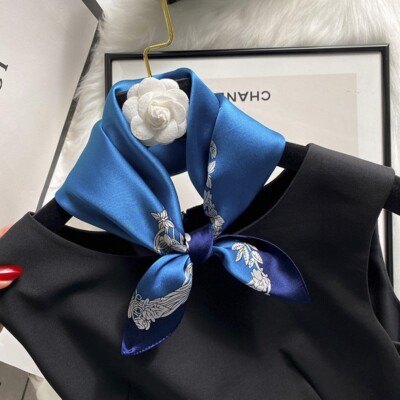 100% Mulberry Silk 21'' Square Scarf Women Neckerchief Wrap Bandana Blue Flowers