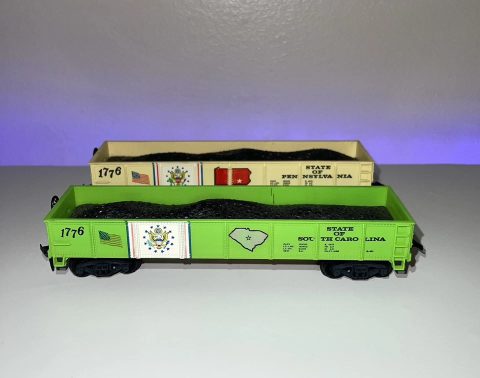 Bicentennial Series HO scale Gondolas: 1776 Pennsylvania, Connecticut & SC - Image 4 of 4